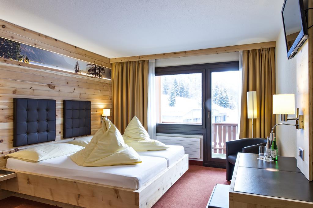 Hotel Palue Pontresina Quarto foto
